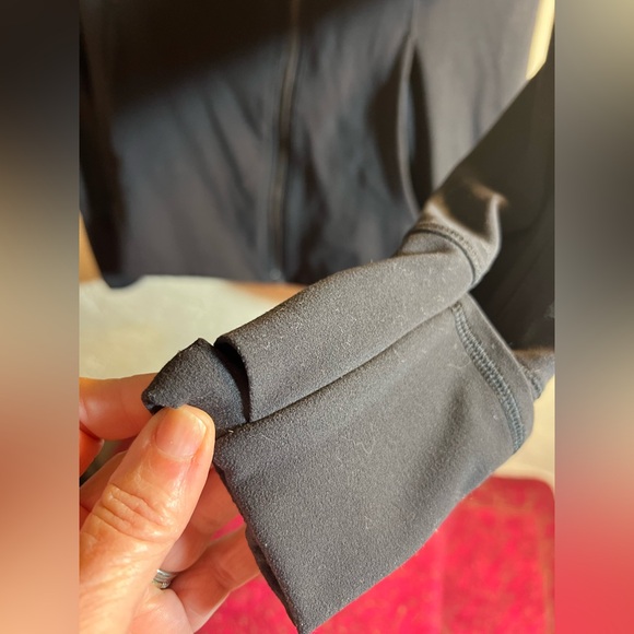 Lululemon black jacket: zip w hoodie, gently loved size 6, all the love!! Best!! - Picture 8 of 10